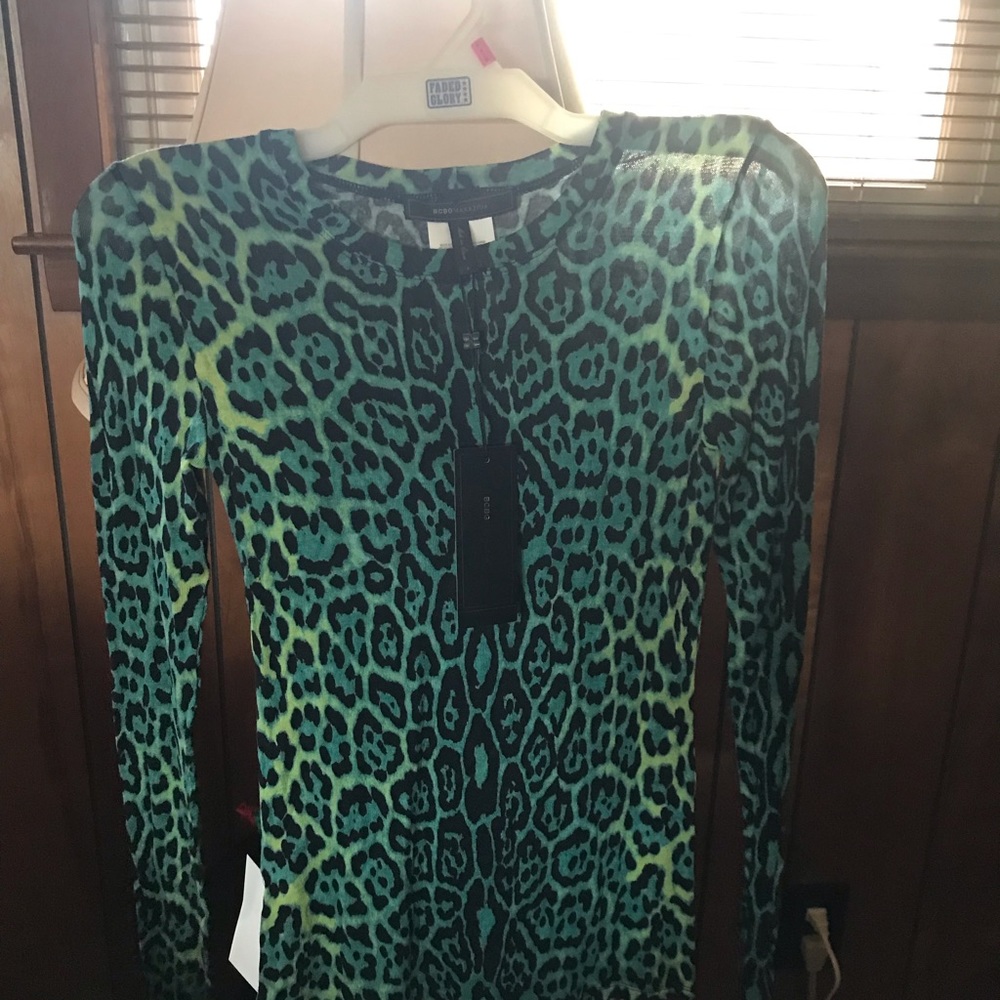 Bcbg maxaria beautiful top brand new.